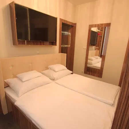 Vadaszkuert Superior Hotell 2*