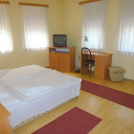 Vadászkürt Superior 2*